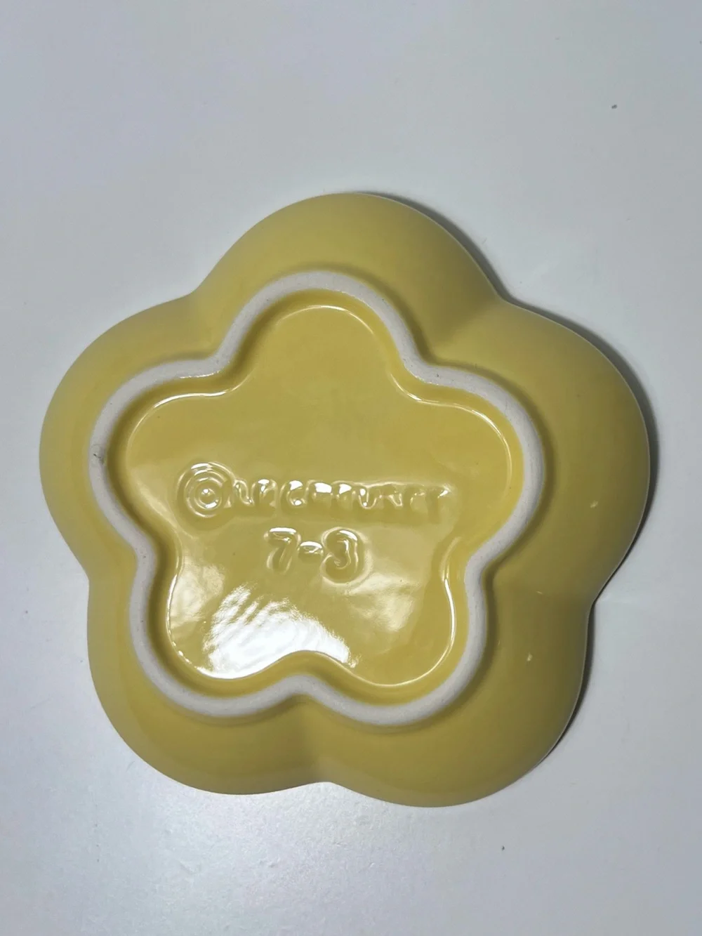 Le Creuset Stoneware Flower Petal Scalloped Trinket Dish Plate Tray